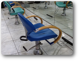 ヘアーサロン 椅子座面の破れ